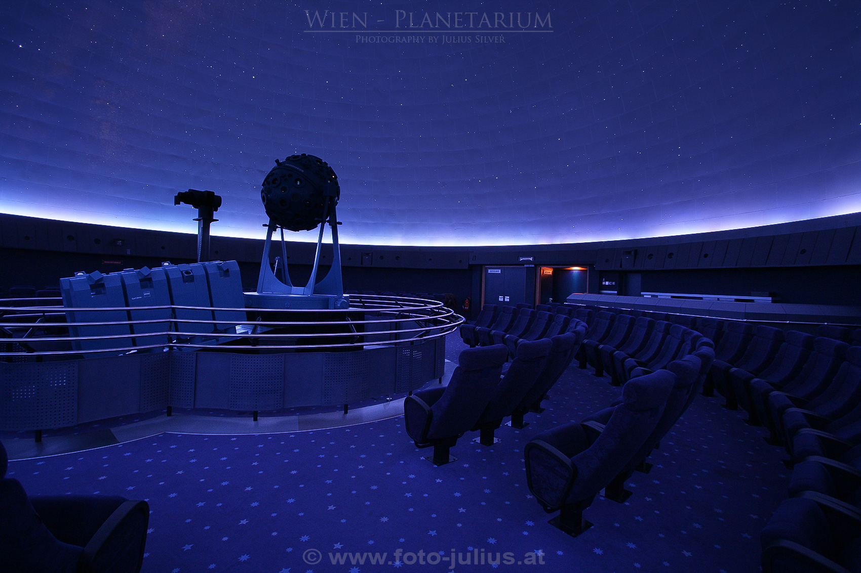 W2912a_Wien_Planetarium.jpg, 567kB