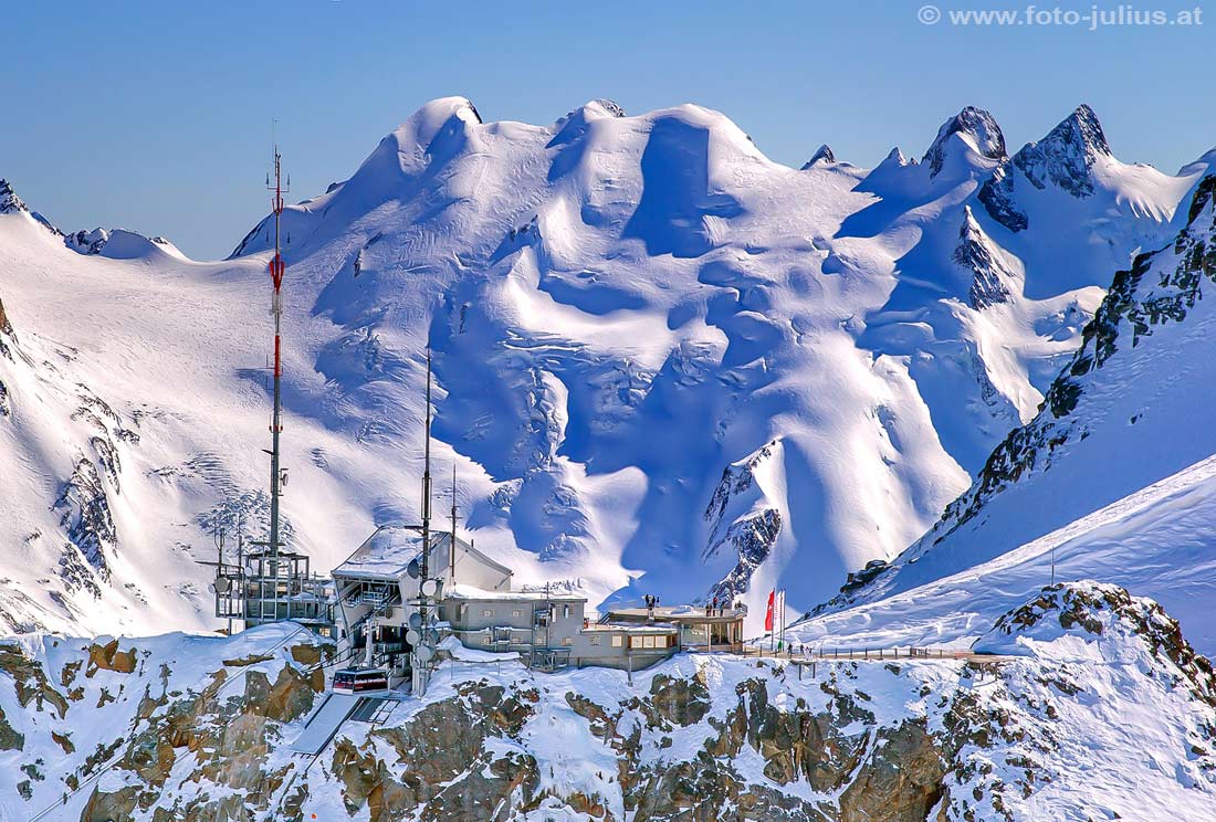 1454b_Piz_Corvatsch_Bergstation.jpg, 171kB