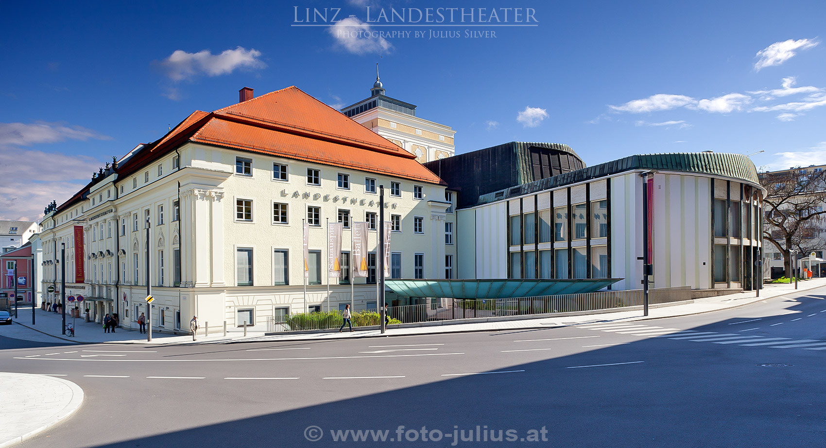 linz074a_Linz_Landestheater.jpg, 441kB