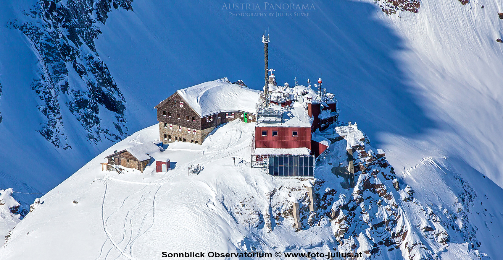 1988a_pano_Sonnblick_Observatorium_Wetterstation.jpg, 802kB