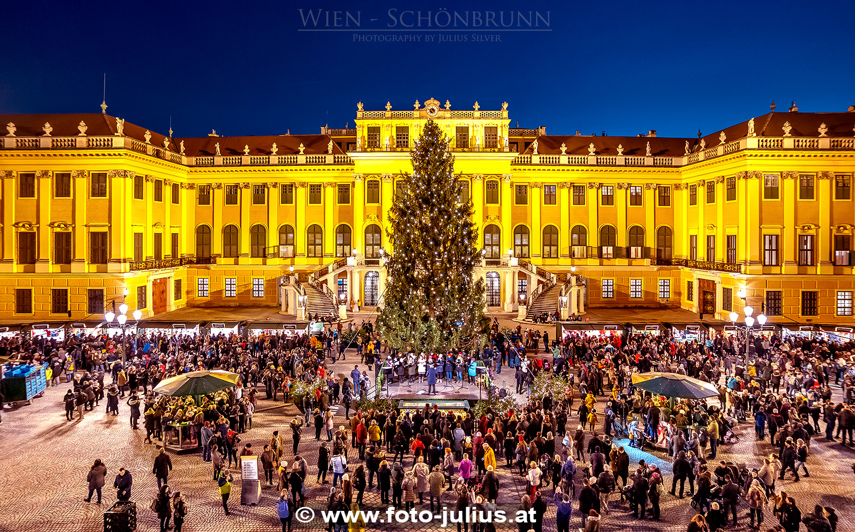 W7061a_Castle_Schoenbrunn_Christmas_Market.jpg, 1,4MB