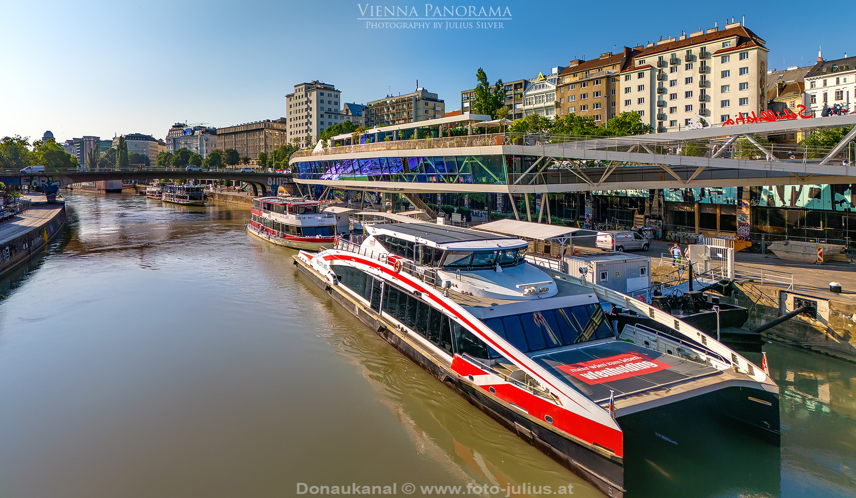 W8014a_Donaukanal_Schwedenplatz.jpg, 900kB