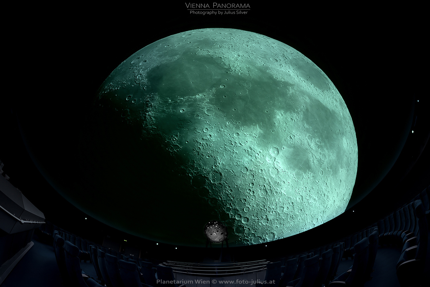 W8258a_Planetarium_Wien.jpg, 522kB