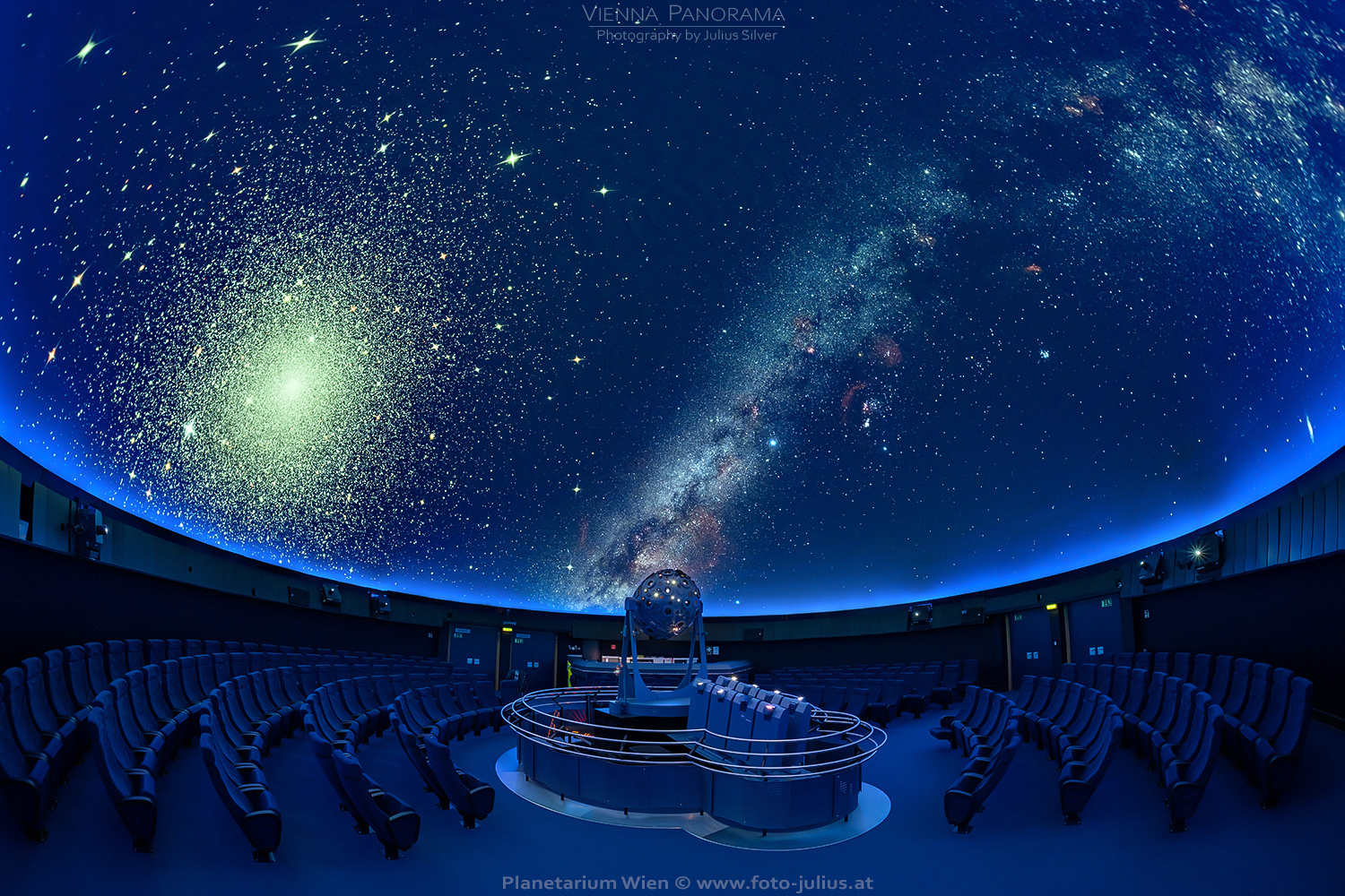 W8261a_Planetarium_Wien.jpg, 1,1MB
