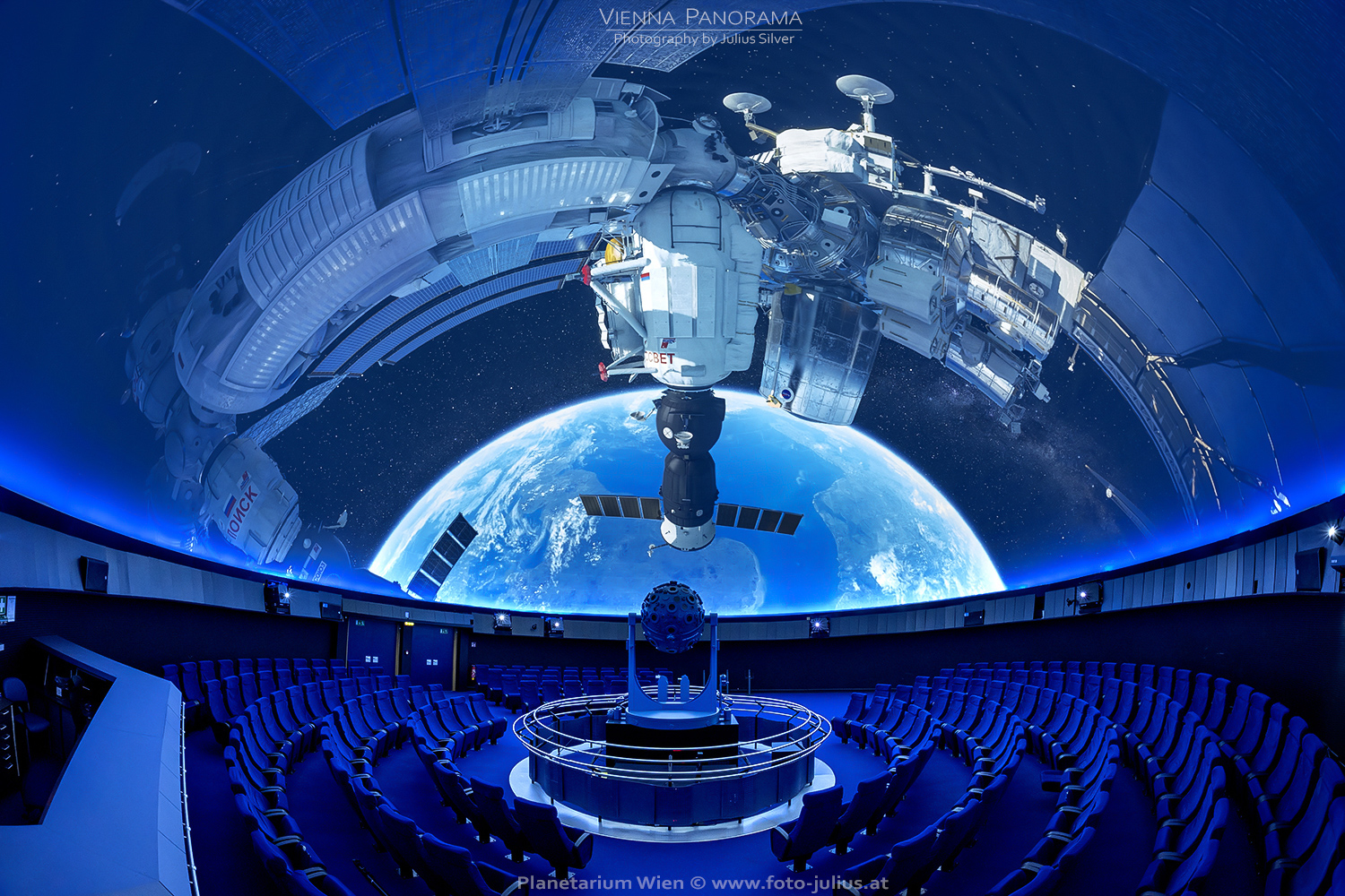 W8269a_Planetarium_Wien.jpg, 977kB